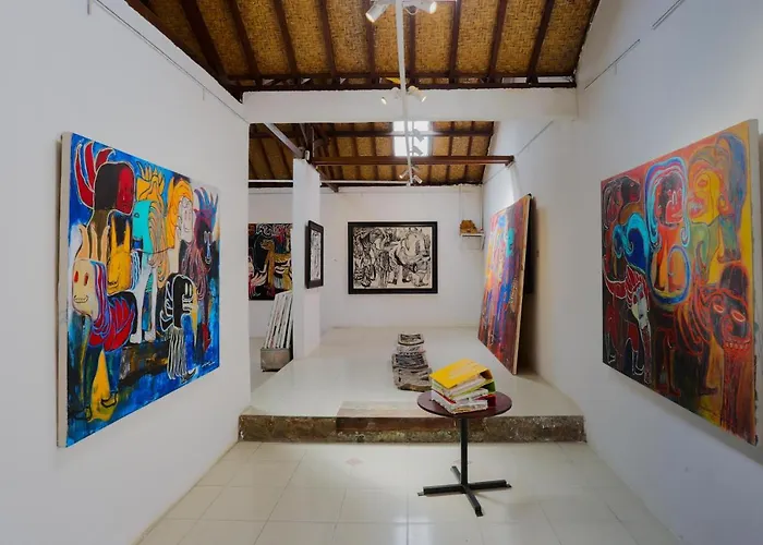 Rumah Paros & Gallery