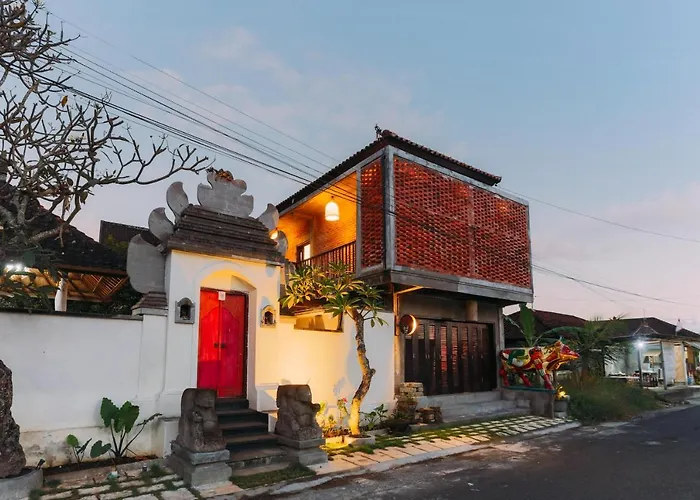 ゲストハウス Rumah Paros & Gallery Sukawati