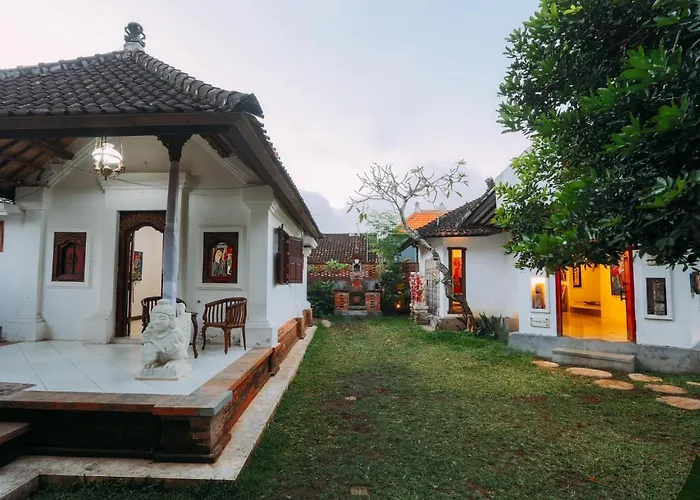 Rumah Paros & Gallery Sukawati