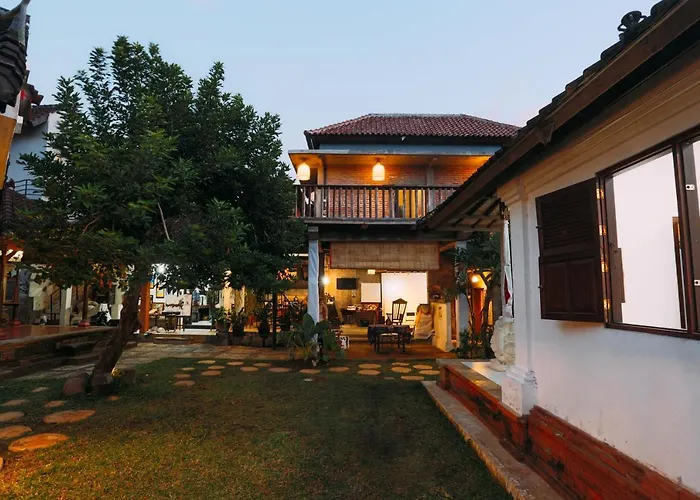 ゲストハウス Rumah Paros & Gallery