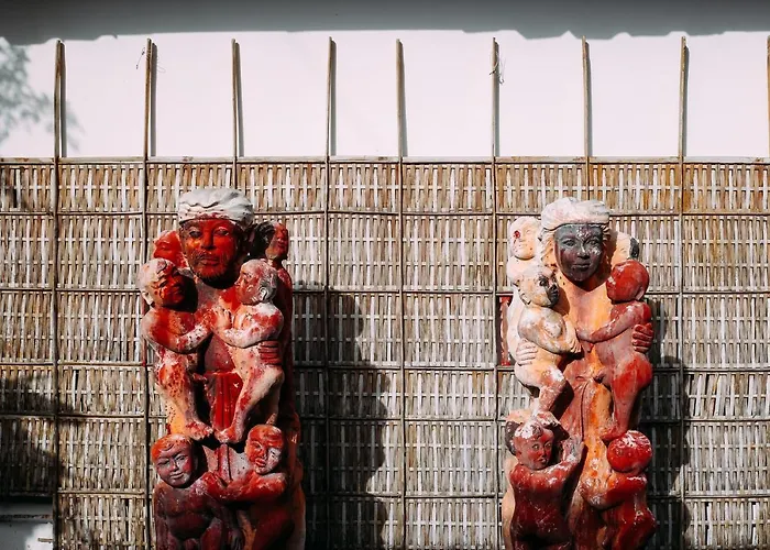 ゲストハウス Rumah Paros & Gallery