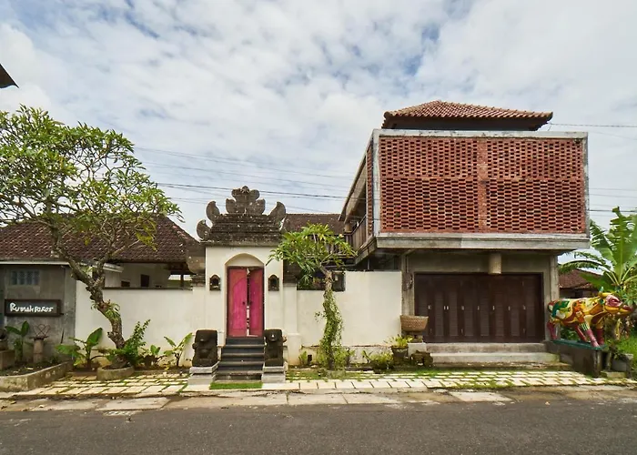 ゲストハウス Rumah Paros & Gallery 3*
