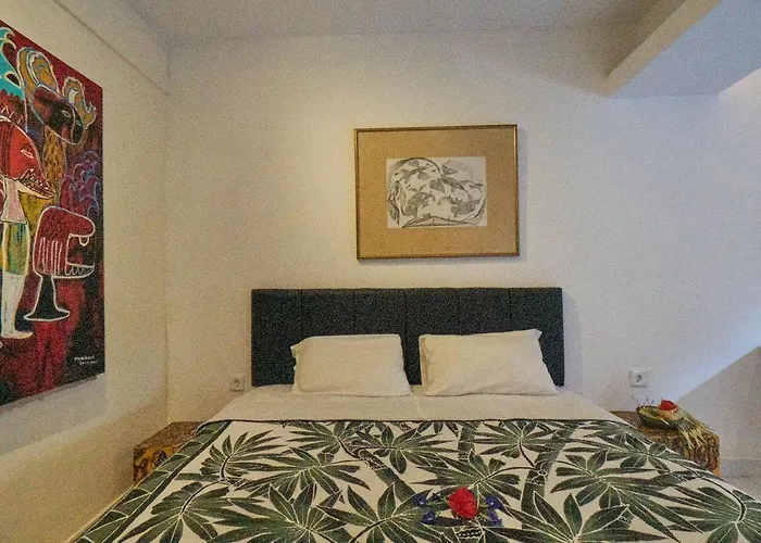 Rumah Paros & Gallery ゲストハウス